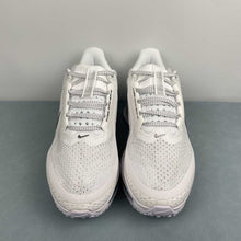 Cargar imagen en el visor de la galería, Pegasus Premium White Metallic Silver HQ2592-102
