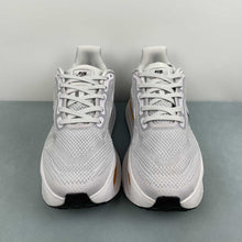 Cargar imagen en el visor de la galería, Nike Vomero Premium Lt Grey White FN8453-035
