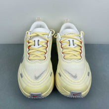 Cargar imagen en el visor de la galería, Nike Zoom Vomero PLUS Summit White Metallic Silver IM5020-100
