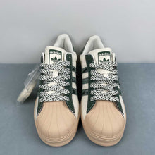 Cargar imagen en el visor de la galería, Adidas Superstar x Bape HS3087
