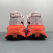 Cargar imagen en el visor de la galería, Nike Vomero Premium Pink Green Red HQ2050-442
