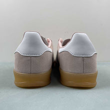 Cargar imagen en el visor de la galería, Adidas Gazelle Indoor Sandy Pink Cloud White Gum IH5484
