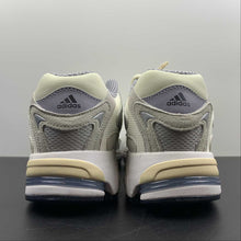 Cargar imagen en el visor de la galería, Adidas Response CL Crystal White GZ1562
