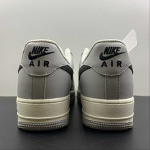 Cargar imagen en el visor de la galería, Air Force 1 07 Low Soot White Gray Black Metallic Gold DO7417-991
