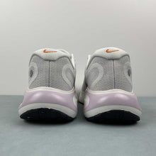 Cargar imagen en el visor de la galería, Nike Journey Run Summit White Barely Grape Violet Mist Daybreak FJ7765-100
