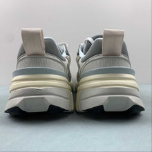 Cargar imagen en el visor de la galería, Nike V2k Run Light Bone Metallic Platinum FZ3596-072
