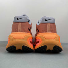 Cargar imagen en el visor de la galería, Nike Vomero Premium Gray Orange HQ2050-769
