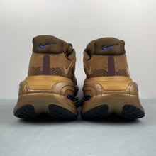 Cargar imagen en el visor de la galería, Nike Vomero Premium Flat Stout Cacao Wow Team Royal IQ0028-200
