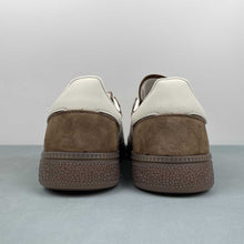 Cargar imagen en el visor de la galería, Adidas Handball Spezial Wild Brown Gum KI5938
