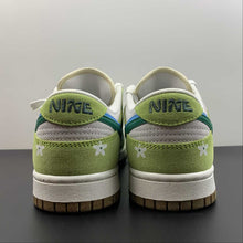 Cargar imagen en el visor de la galería, SB Dunk Low 85 Green Blue Red DO9457-125
