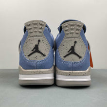 Cargar imagen en el visor de la galería, Air Jordan 4 Retro University Blue CT8527-400
