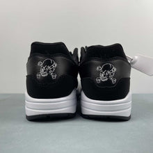 Cargar imagen en el visor de la galería, Air Max 1 Premium Rebel Skulls Black Chrome Off White 875844-001
