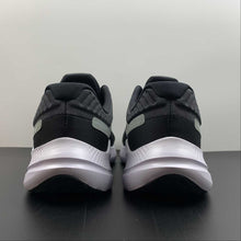Cargar imagen en el visor de la galería, Nike Quest 4 Black White-Smoke Grey DD0204-001
