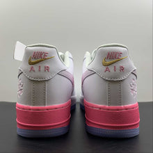 Cargar imagen en el visor de la galería, Air Force 1 Low Gold Mountain FD0778-100
