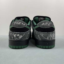 Cargar imagen en el visor de la galería, There Skateboards x SB Dunk Low Black Gorge Green White HF7743-001
