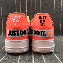 Cargar imagen en el visor de la galería, Air Force 1 Low 07 Prm Just Do It Total Orange AR7719-800
