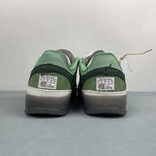 Cargar imagen en el visor de la galería, Bad Bunny x Adidas Gazelle El Yunque JS5049
