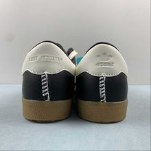 Cargar imagen en el visor de la galería, Adidas Gazelle Foot Industry Black Cream ID3517
