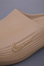 Cargar imagen en el visor de la galería, Nike ReactX Rejuven8 Slide Khaki HV4479-200
