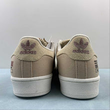 Cargar imagen en el visor de la galería, Adidas Superstar Brown Beige IE2940
