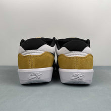 Cargar imagen en el visor de la galería, SB Force 58 University Gold White Black DV5477-700
