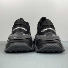 Cargar imagen en el visor de la galería, Adidas XLG STORM EDGE Black Silver Metallic Grey KK1001
