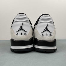 Cargar imagen en el visor de la galería, Air Jordan Legacy 312 Low White Black White Cool Grey HV1811-101
