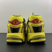 Cargar imagen en el visor de la galería, Adidas Response CL x Bad Bunny Yellow Black GY0101
