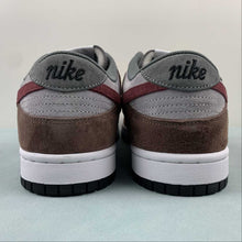 Cargar imagen en el visor de la galería, Otomo Katsuhiro x SB Dunk Low Steamboy OST Dark Grey Brown Red CV1026-053
