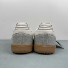 Cargar imagen en el visor de la galería, Adidas Samba OG Silver Metallic Sand KI6264
