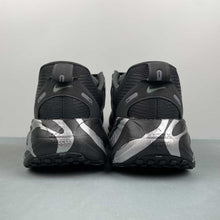 Cargar imagen en el visor de la galería, Nike Zoom Vomero 18 Anthracite Reflect Silver IM6010-060
