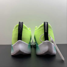 Cargar imagen en el visor de la galería, Zoom Fly 4 Barely Volt Black-Dynamic Turq CT2401-700
