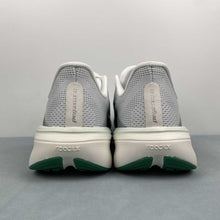Cargar imagen en el visor de la galería, Air Zoom Pegasus 42 Malachite Barely Green IB1881-100
