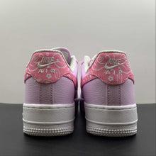 Cargar imagen en el visor de la galería, Air Force 1 Low Pink Paisley FD1448-664
