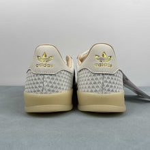 Cargar imagen en el visor de la galería, Adidas Gazelle Indoor Off White Focus Blue Warm Vanilla JH5419
