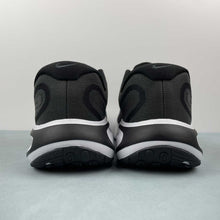 Cargar imagen en el visor de la galería, Nike Journey Run Black Anthracite FN0228-001
