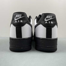 Cargar imagen en el visor de la galería, Air Force 1 07 Low Black White HF9096-001
