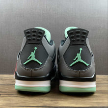 Cargar imagen en el visor de la galería, Air Jordan 4 Retro Green Glow 308497-033
