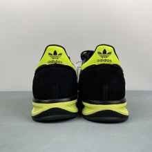 Cargar imagen en el visor de la galería, Adidas SL 72 RS Core Black Solar Yellow Gold Metallic IG4647
