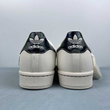 Cargar imagen en el visor de la galería, Adidas Superstar x Bape HS3077
