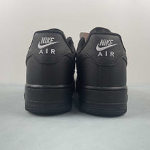 Cargar imagen en el visor de la galería, Air Force 1 07 Low Black Silver Mini Swoosh HQ1180-001
