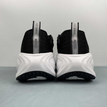 Cargar imagen en el visor de la galería, Nike Zoom Vomero PLUS Black White HV8150-002
