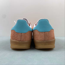 Cargar imagen en el visor de la galería, Adidas Gazelle Bold Orange Mint Gum IH7499
