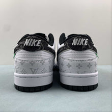 Cargar imagen en el visor de la galería, LV x SB Dunk Low White Black Silver LV0526-591
