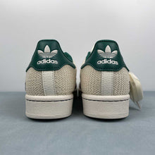 Cargar imagen en el visor de la galería, Adidas Superstar x Supreme HS3070
