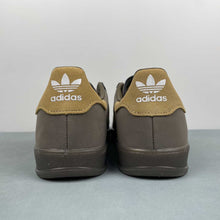 Cargar imagen en el visor de la galería, Adidas Gazelle Indoor Cargo Brown Golden Beige Cloud White JQ8386
