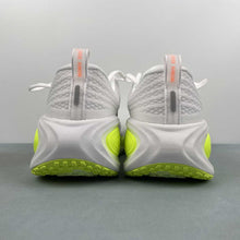Cargar imagen en el visor de la galería, Nike Zoom Vomero PLUS White Black Volt Barely Volt HV8150-12
