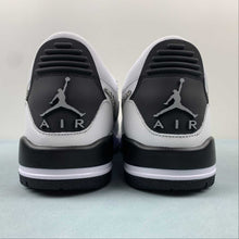 Cargar imagen en el visor de la galería, Air Jordan Legacy 312 Low Tech Gray Fire Red Black Summit White CD7069-110
