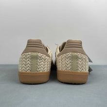 Cargar imagen en el visor de la galería, Adidas Samba OG Sand Strata Magic Beige Gum JR9446
