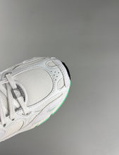 Cargar imagen en el visor de la galería, Adidas Astir White Green Orange
